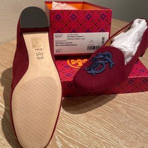 Tory Burch 8.5 Garnett and Navy loafers.